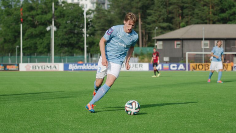 L'Olympique lyonnais superviserait le joueur de Malmö, Emil Forsberg. Photo CC/Holger Motzkau.