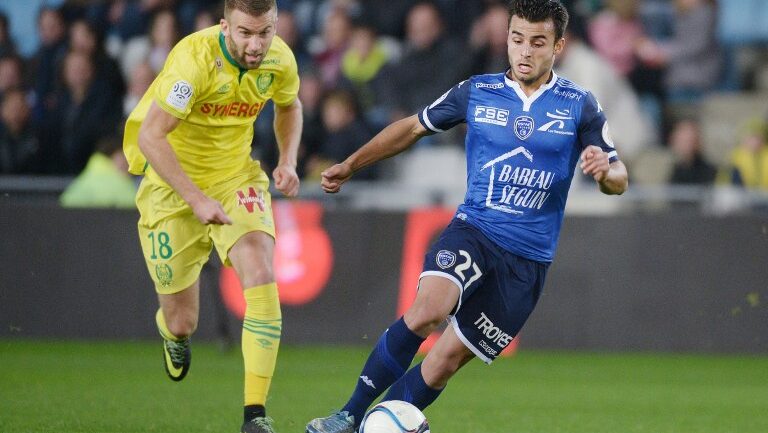 Auteur de 10 buts en Ligue 2 la saison dernière, le jeune international espoir Corentin Jean sera l'un des dangers troyens ce soir.