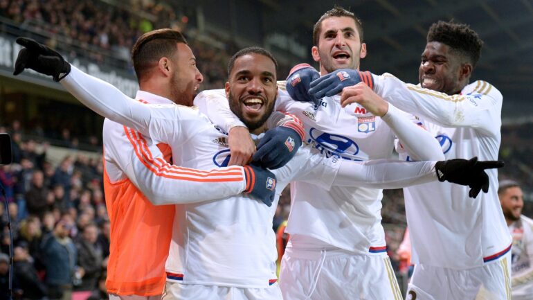 Alexandre Lacazette, Corentin Tolisso, Maxime Gonalons et Samuel Umtiti avec l'OL