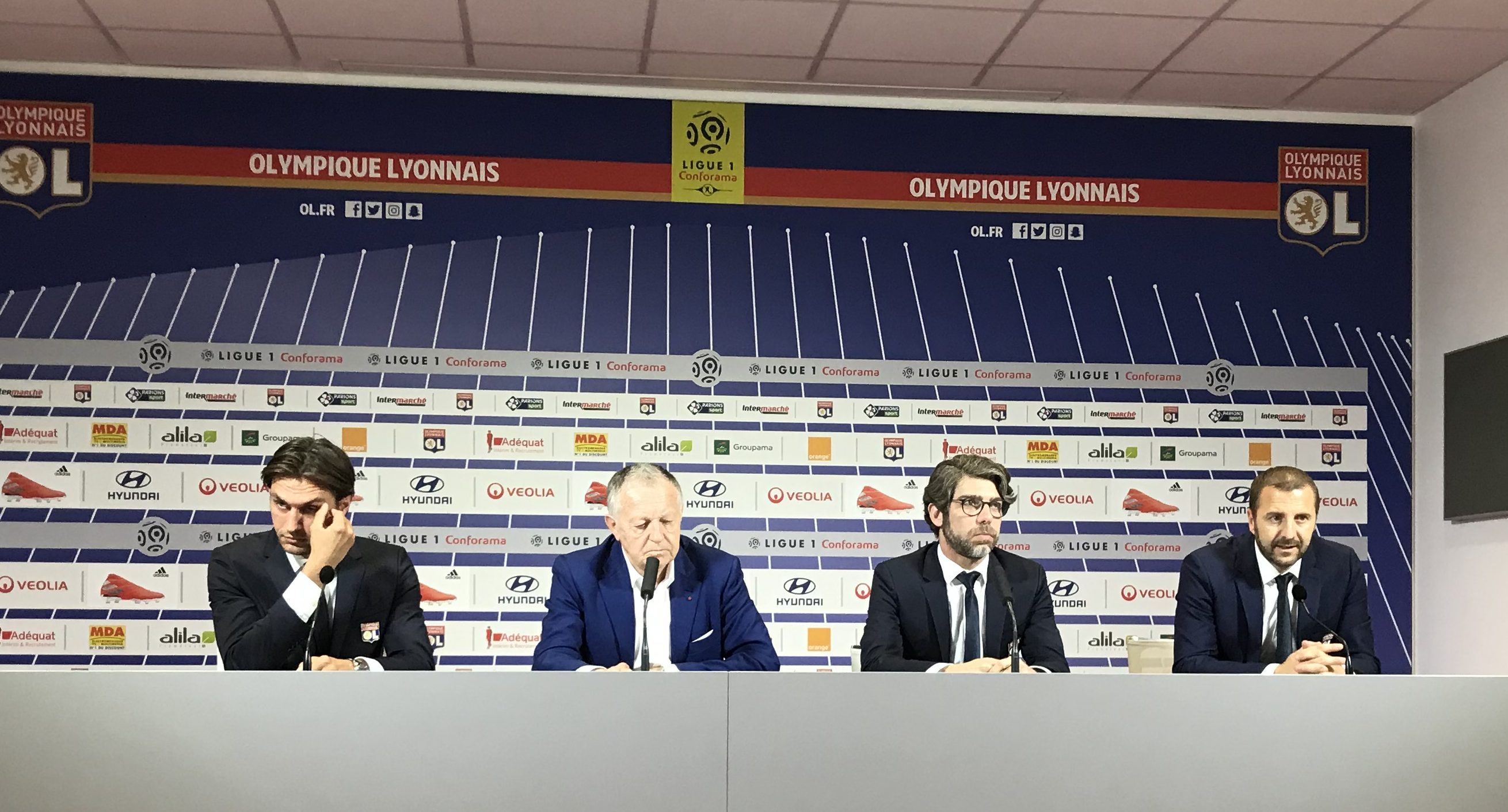 Aulas garde le cap au sujet de Tatarusanu — OL Aulas garde le cap au sujet de Tatarusanu — OL