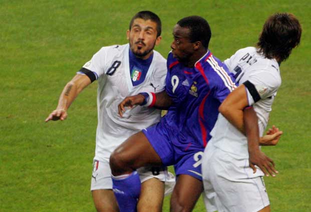 Sidney Govou lors de France - Italie en septembre 2006