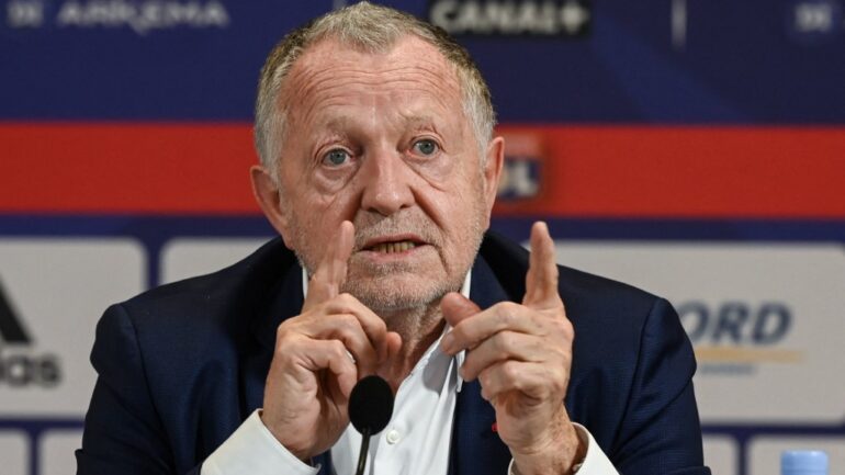 Jean-Michel Aulas en conférence de presse