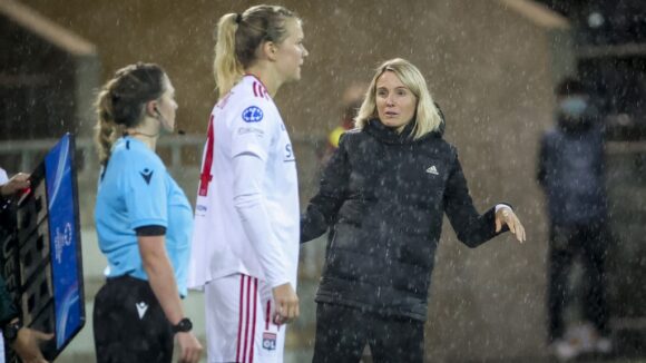 Sonia Bompastor et Ada Hegerberg lors d'Hacken - OL