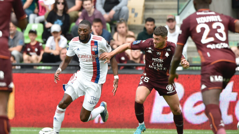 Karl Toko-Ekambi face au FC Metz