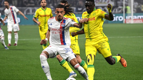 Malo Gusto et Dennis Appiah lors d'OL - Nantes