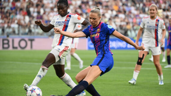 Griedge Mbock et Fridolina Rolfo lors d'OL - Barcelone en finale de la Ligue des champions 2022