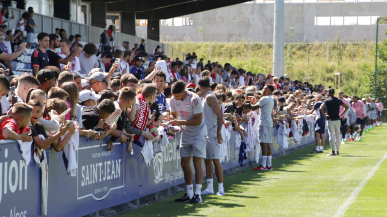 Supporters OL lors de la séance du 7 juillet 2022