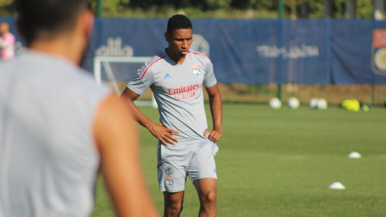 Tête à l'entraînement de l'OL