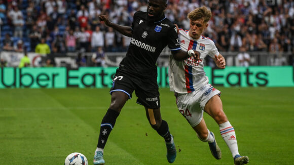 Johann Lepenant durante la partita OL - Auxerre