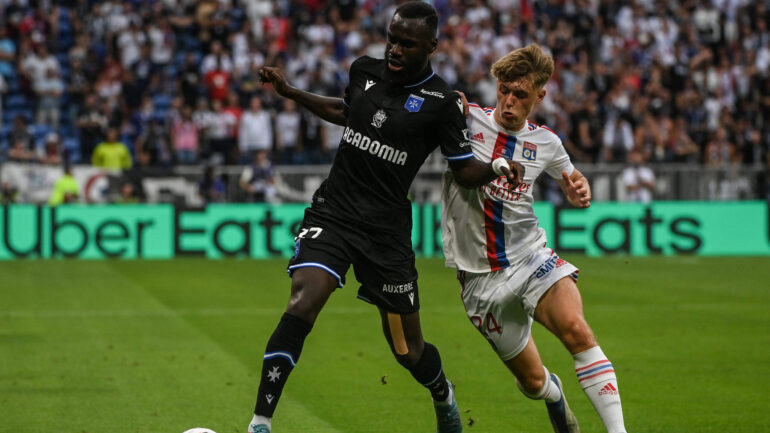 Johann Lepenant lors du match OL - Auxerre