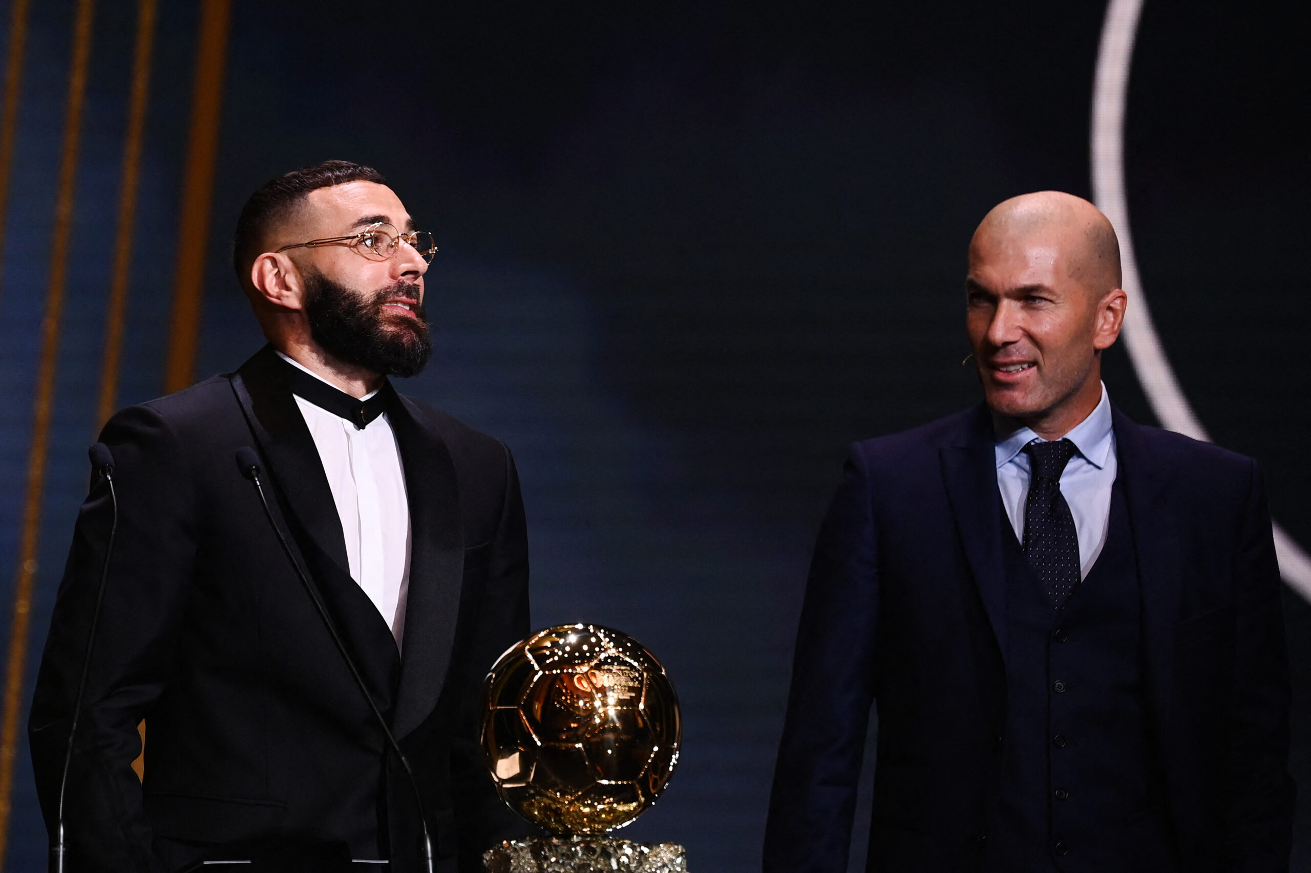 Karim Benzema et Zinédine Zidane lors du Ballon d'Or 2022