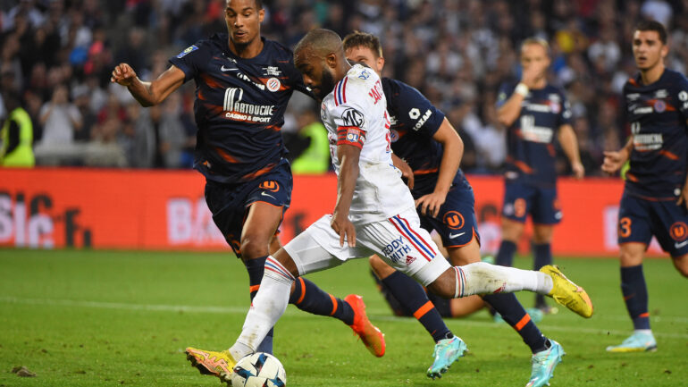 Lacazette et Christopher Jullien lors de Montpellier - OL