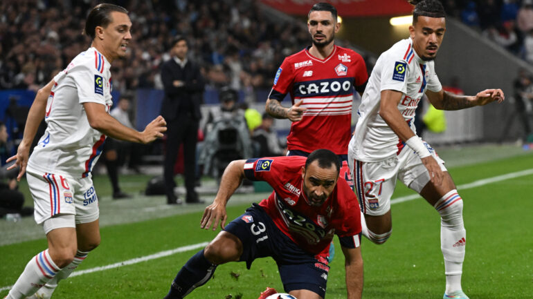 Maxence Caqueret et Malo Gusto (OL) face à Ismaily (Lille)