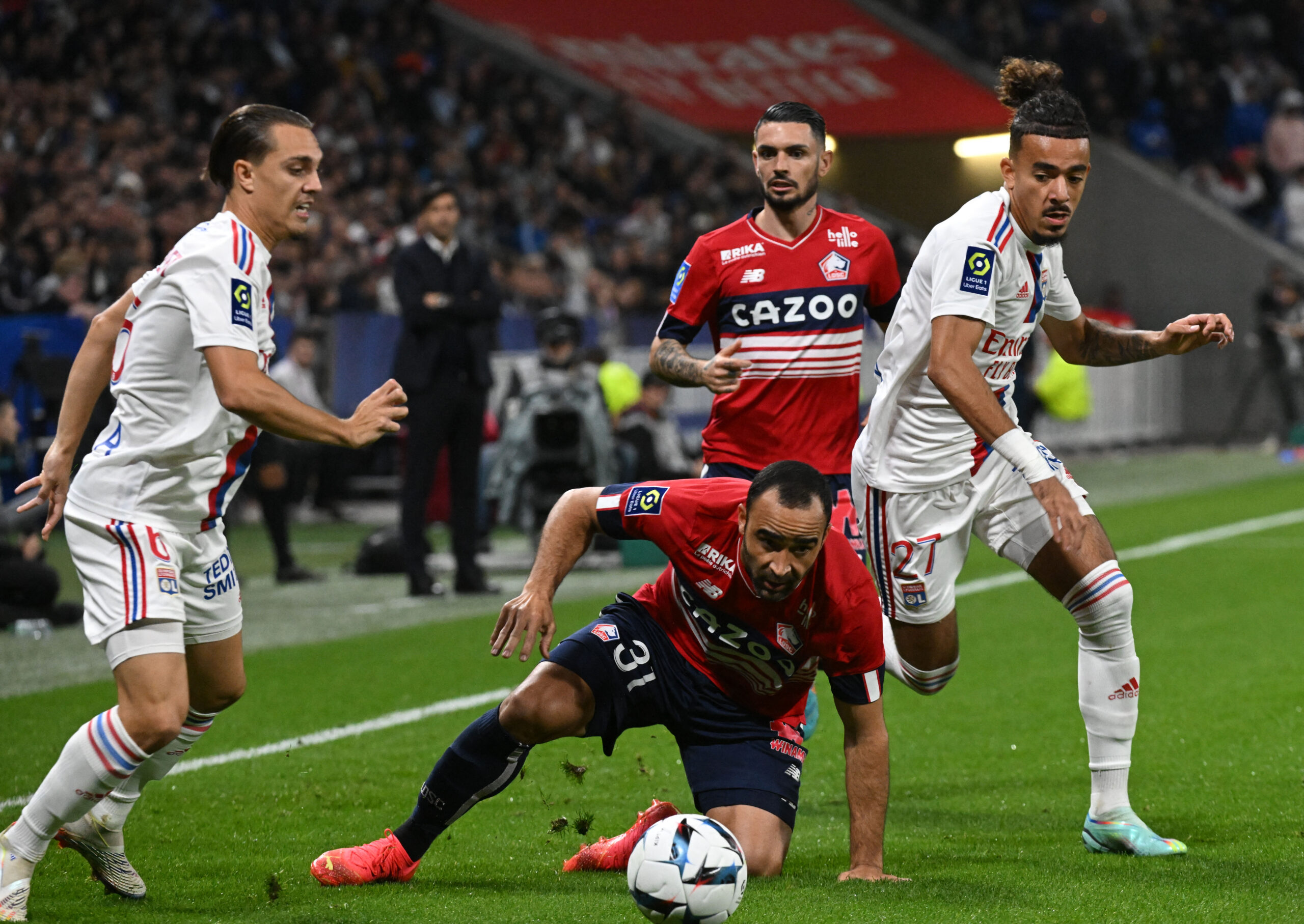 Maxence Caqueret et Malo Gusto (OL) face à Ismaily (Lille)