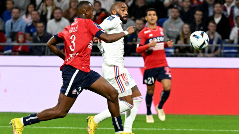 Alexandre Lacazette lors d'OL - Lille