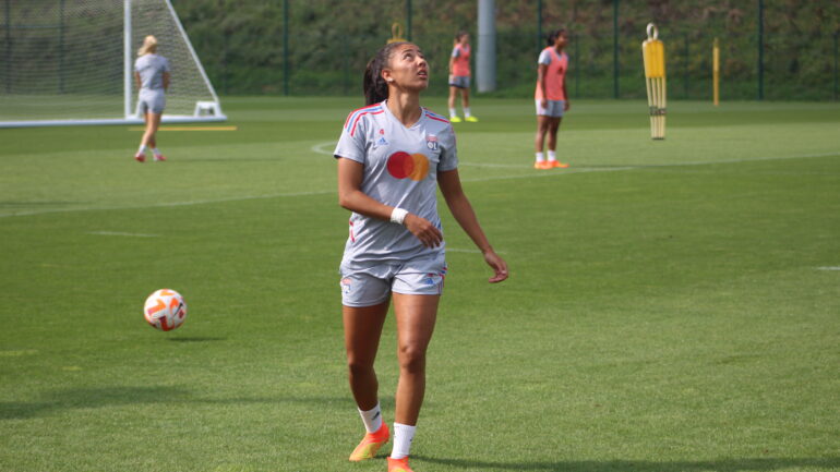 Selma Bacha à l'entraînement de l'OL