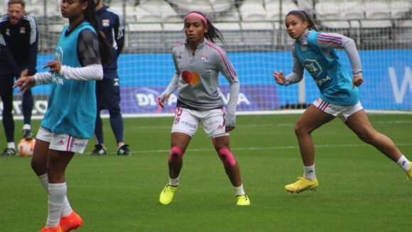 Perle Morroni à l'entraînement de l'OL