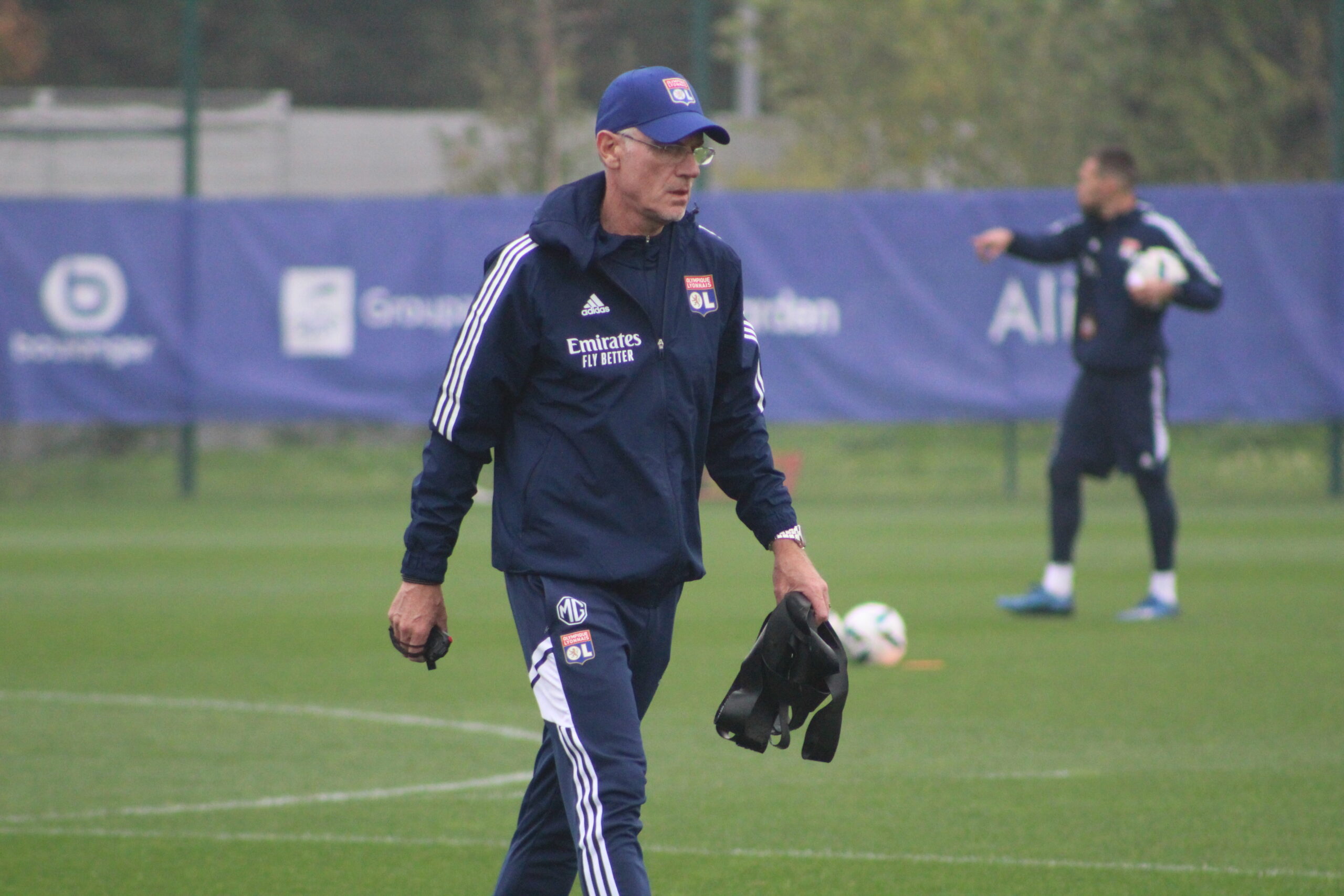 OL Philippe Lambert souhaite que les joueurs "ne trichent pas"