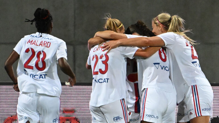 La joie des joueuses de l'OL lors du Trophée des champions contre le PSG