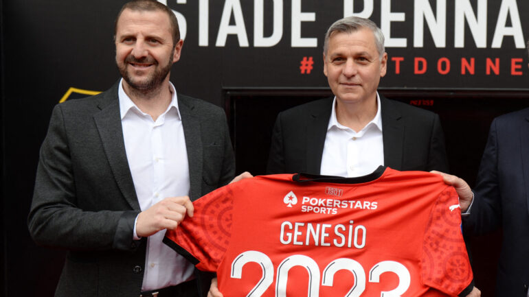 Florian Maurice au moment de la signature de Bruno Genesio à Rennes