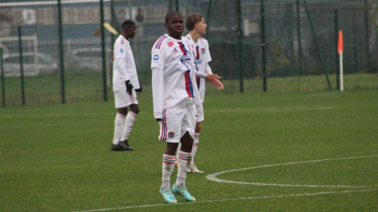 Olivier Mvouama (U19) lors d'OL - Auxerre