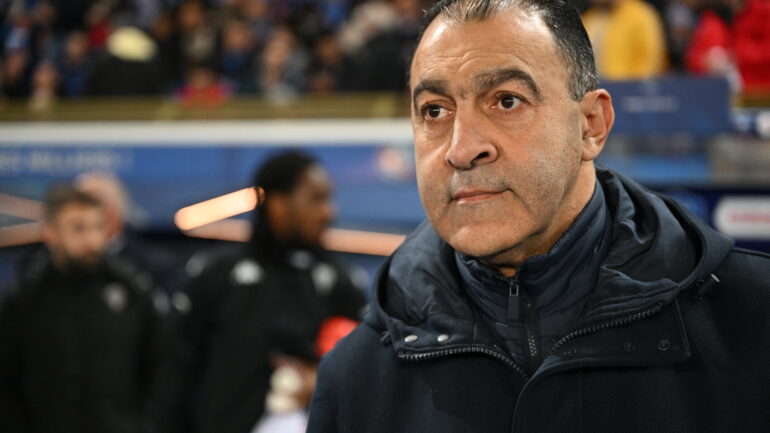 Abdel Bouhazama, entraîneur du SCO Angers
