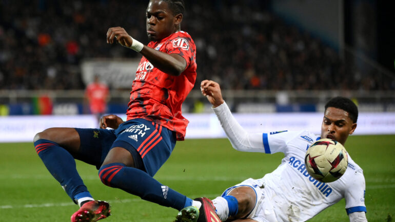 Castello Lukeba lors d'Auxerre - OL en février 2023