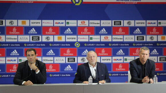 Bruno Cheyrou, Jean-Michel Aulas et Vincent Ponsot en conférence de presse