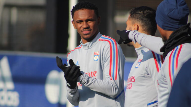 Jeffinho lors de l'entraînement de l'OL