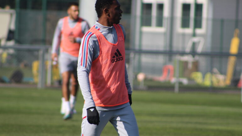 Jeffinho lors de l'entraînement de l'OL