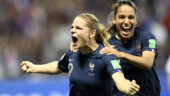 Eugénie Le Sommer et Amel Majri (OL) avec l'équipe de France à la Coupe du monde 2019