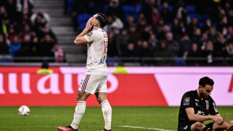 Rayan Cherki frustré après une occasion ratée lors d'OL - Lorient