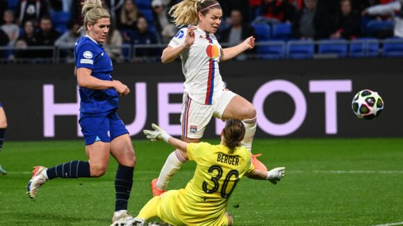 Eugénie Le Sommer lors d'OL - Chelsea