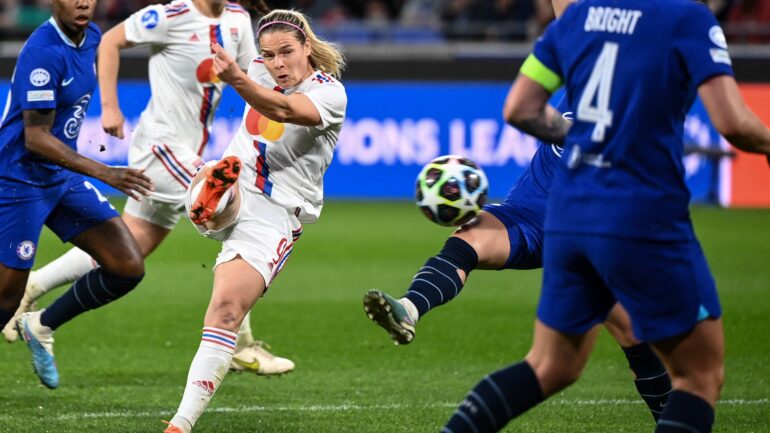 Eugénie Le Sommer, attaquante de l'OL contre Chelsea