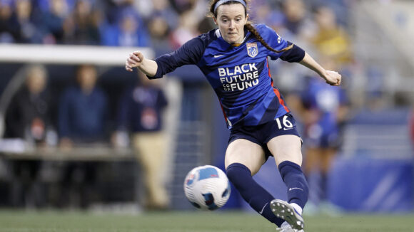 Rose Lavelle, milieu de l'OL Reign contre Kansas City