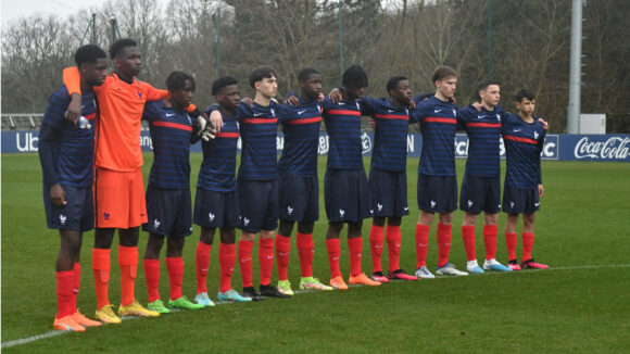 Khalis Merah (1er en partant de la droite) lors de sa première sélection avec l'équipe de France U16