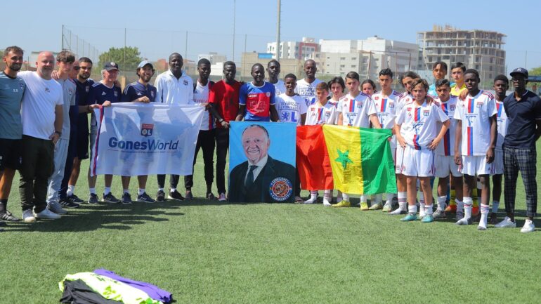 Les U16 de l'OL lors de leur voyage à Dakar au Sénégal en janvier 2023