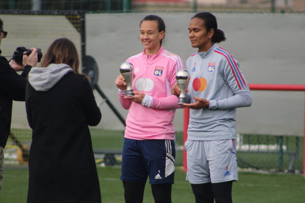 Christiane Endler et Wendie Renard avec leur trophée The Best 