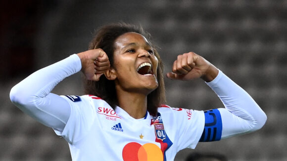 Wendie Renard célébrant une victoire de l'OL