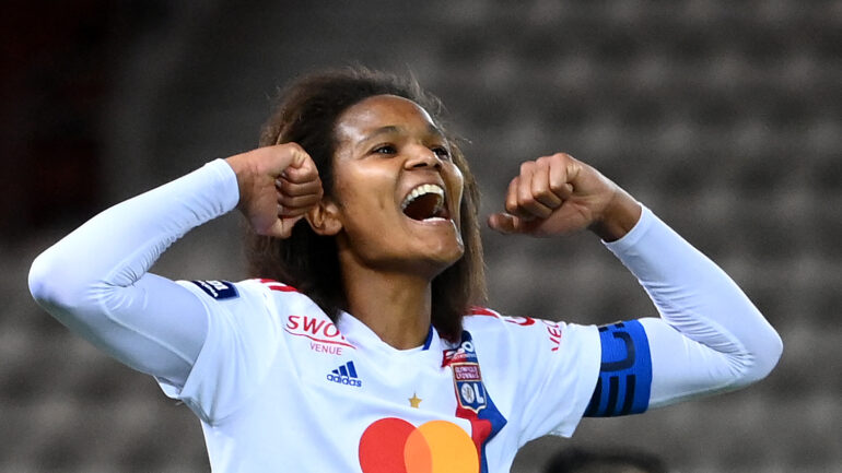 Wendie Renard célébrant une victoire de l'OL