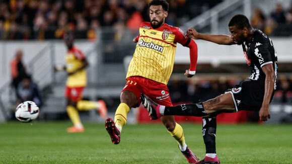 Angelo Fulgini, milieu de terrain du RC Lens contre Angers