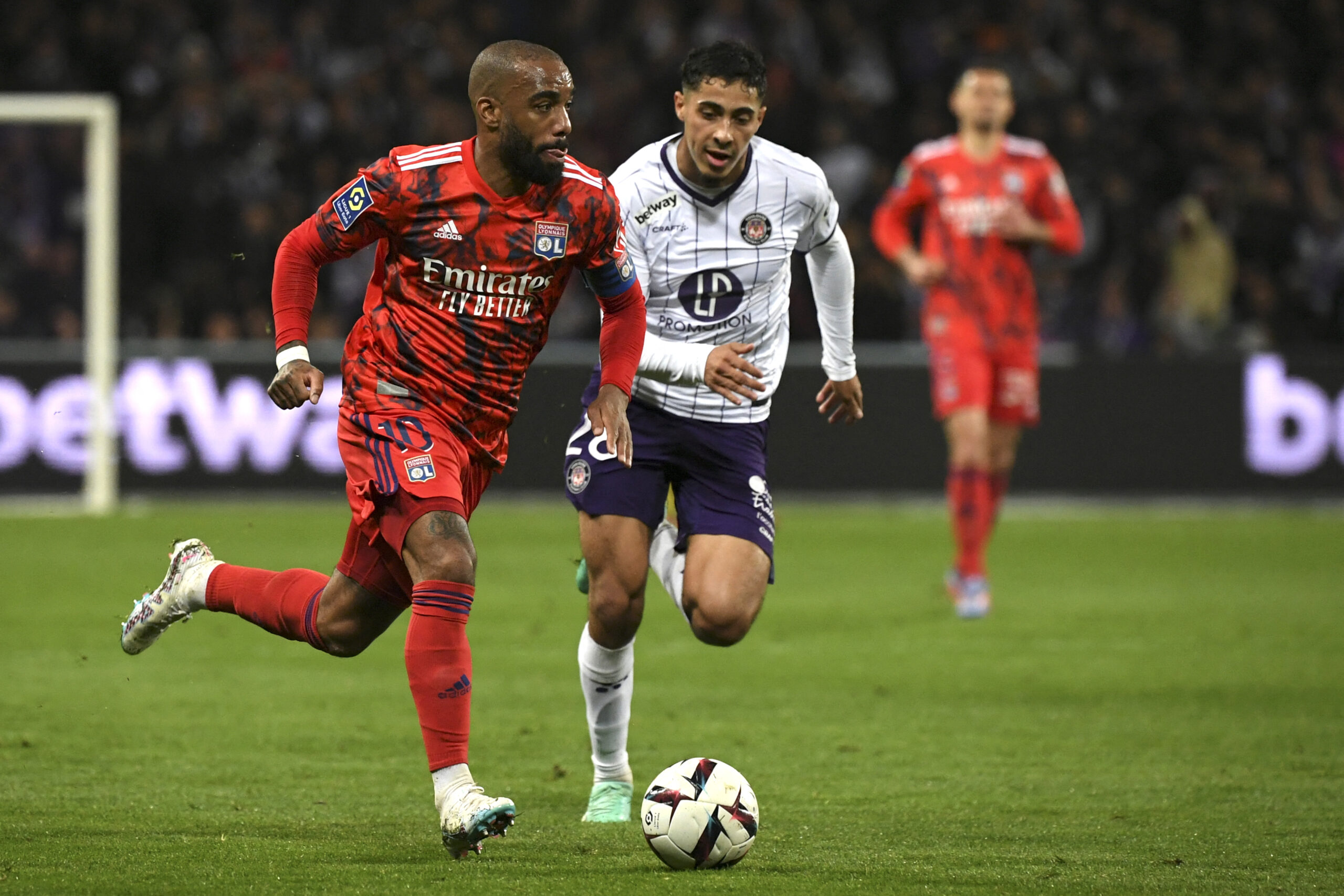 Alexandre Lacazette pendant le match Toulouse - OL