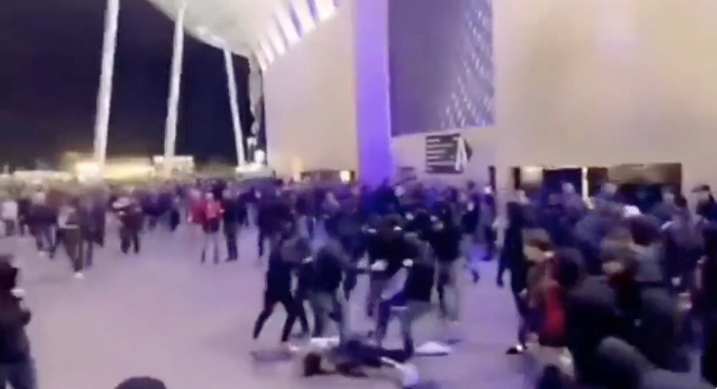 Agression à caractère raciste sur le parvis du Parc OL