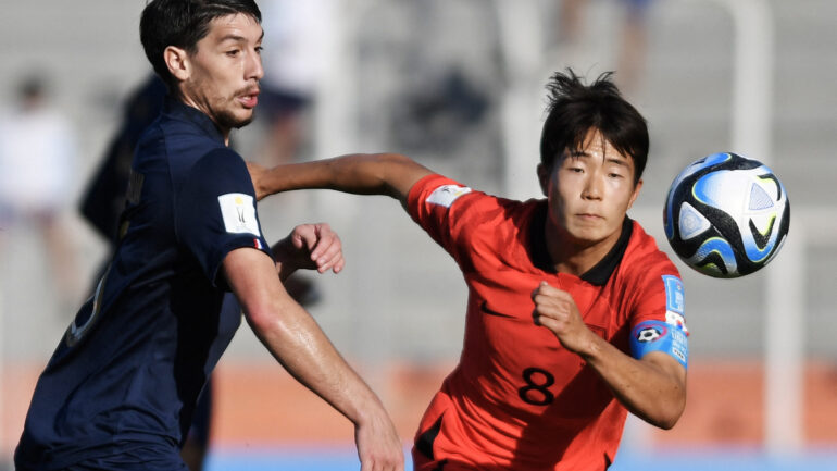 Florent Sanchez avec l'équipe de France U20 à la Coupe du monde