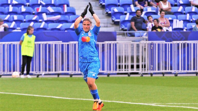 Alyssia Paljevic lors de son entrée pour OL - Reims