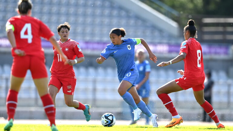 Maéline Mendy avec l'équipe de France