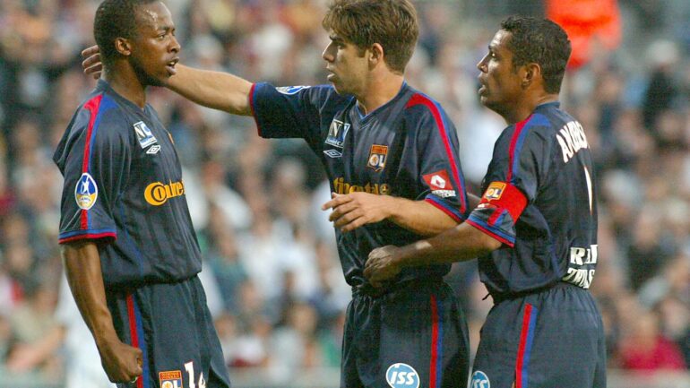 Sidney Govou, Juninho et Sonny Anderson lors de Montpellier - OL en 2003