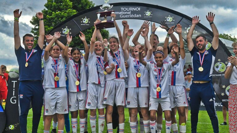 Les U13 féminines de l'OL vainqueures du Tournoi international de Guerledan.