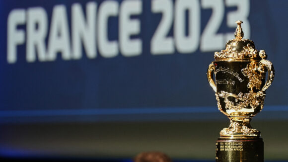 Le trophée de la Coupe du monde de rugby