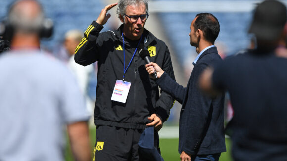 Laurent Blanc au micro de Canal Plus avant Manchester United - OL